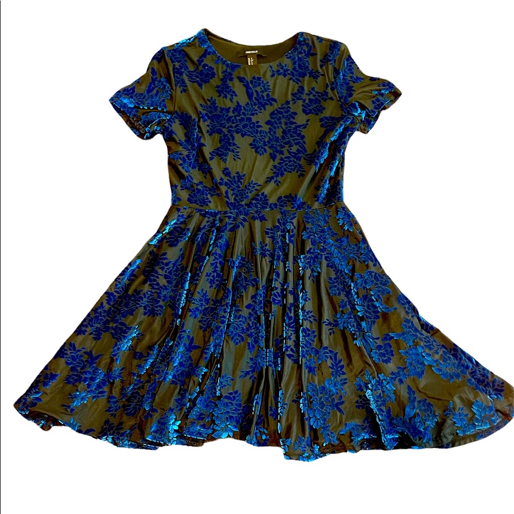 Forever 21 short sleeve floral print dress